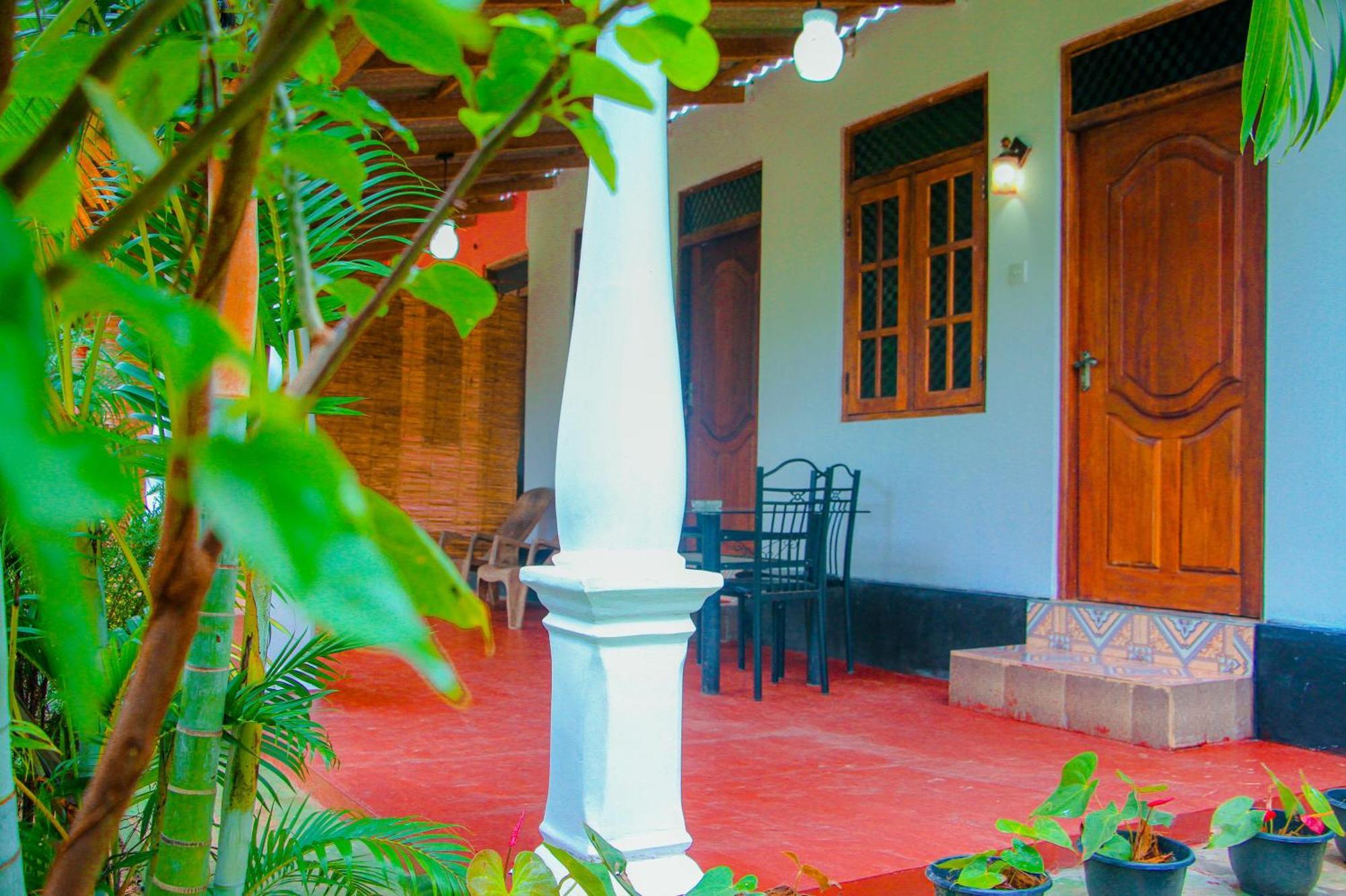 Chanaka Holiday Inn Sigiriya Exterior photo