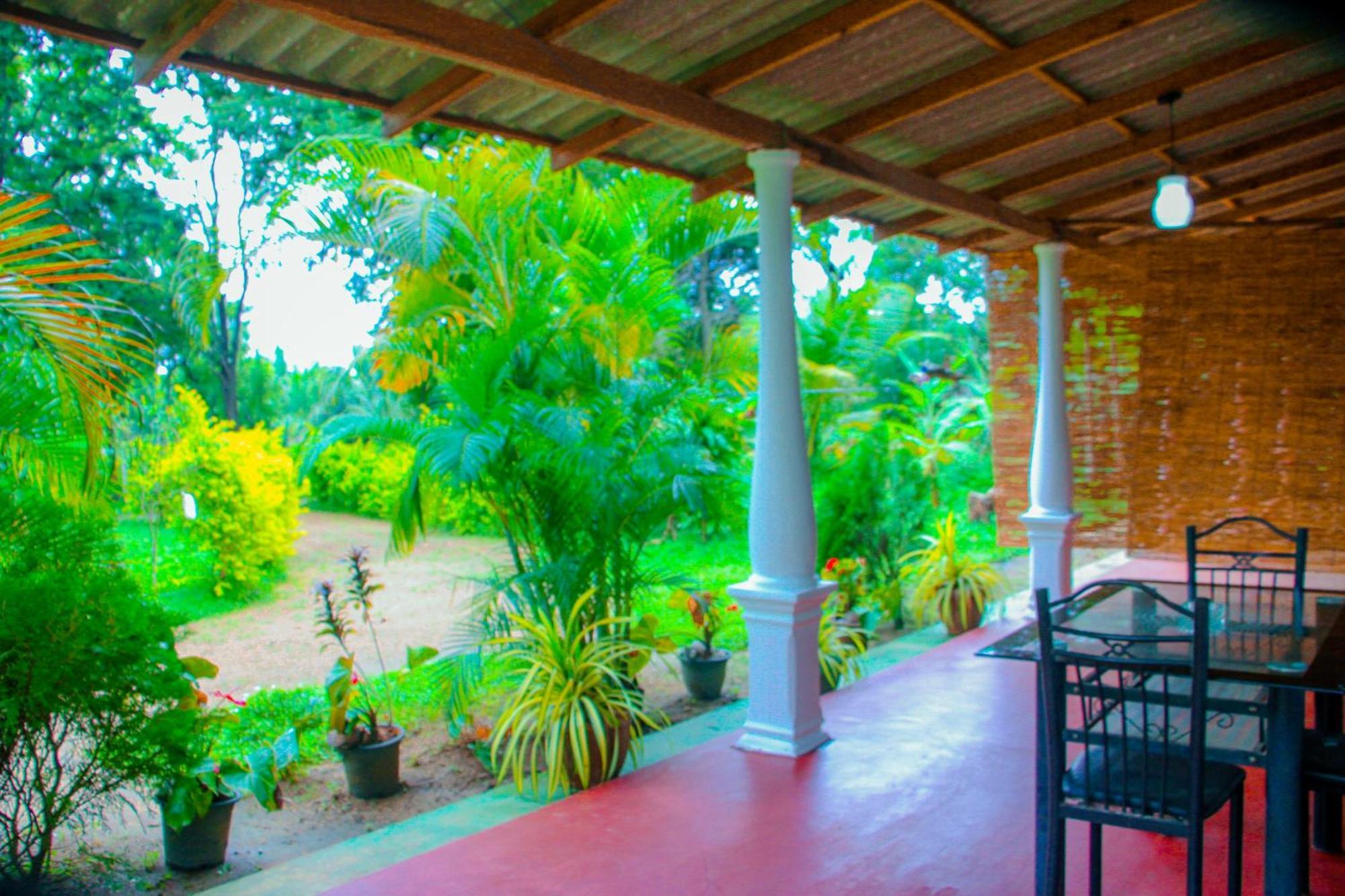 Chanaka Holiday Inn Sigiriya Exterior photo