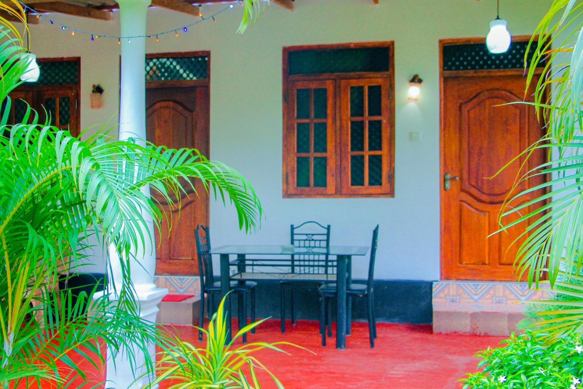 Chanaka Holiday Inn Sigiriya Exterior photo