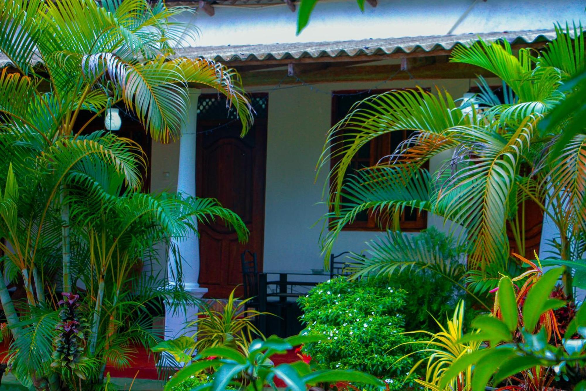 Chanaka Holiday Inn Sigiriya Exterior photo