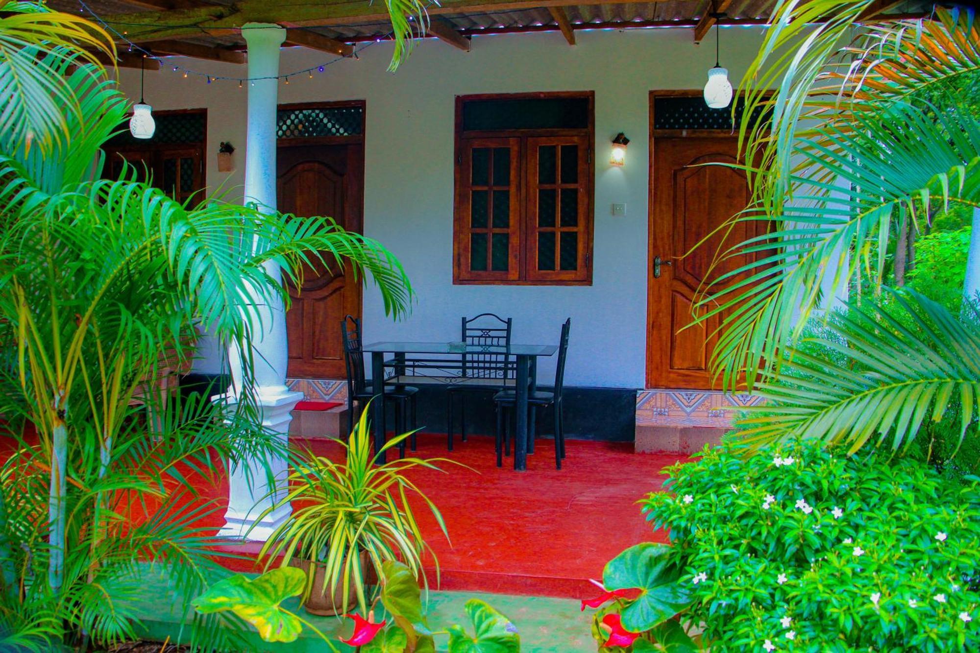Chanaka Holiday Inn Sigiriya Exterior photo