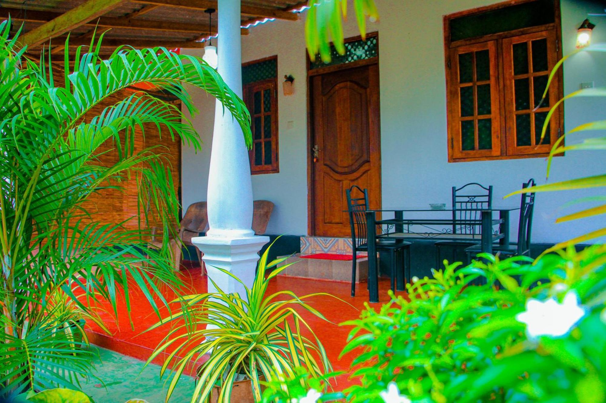 Chanaka Holiday Inn Sigiriya Exterior photo