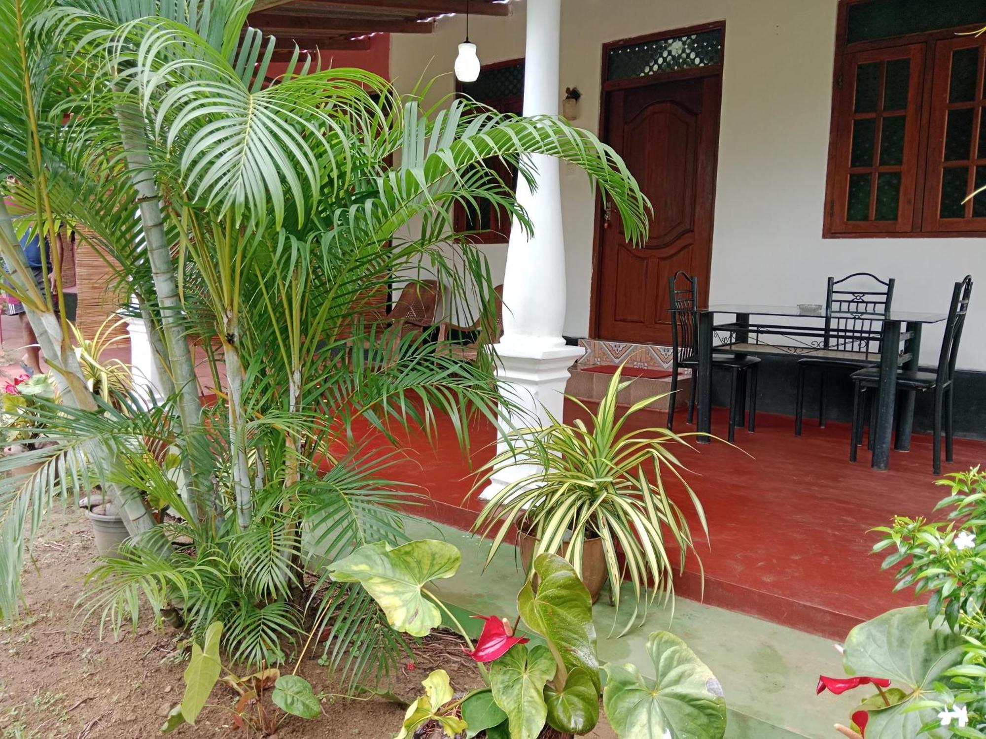 Chanaka Holiday Inn Sigiriya Exterior photo
